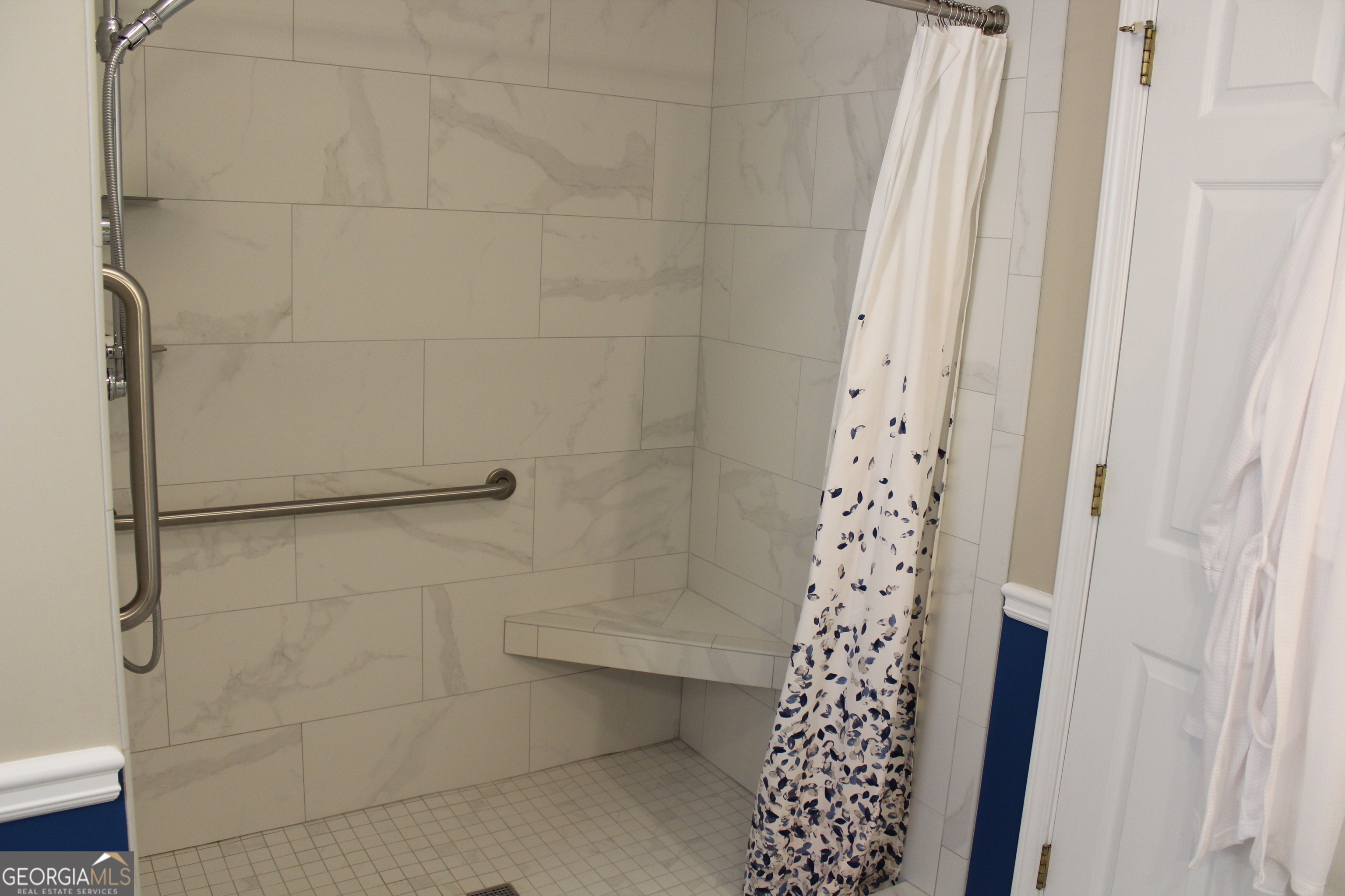 Property Photo: 3701 NW Garden Lakes Parkway GA 30165