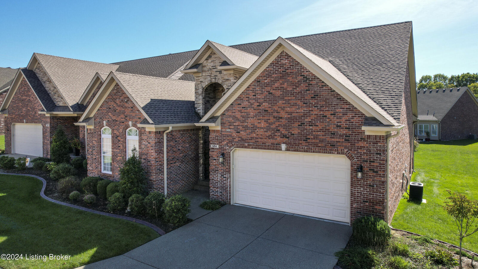 Property Photo:  124 Whispering Pines Cir B  KY 40245 