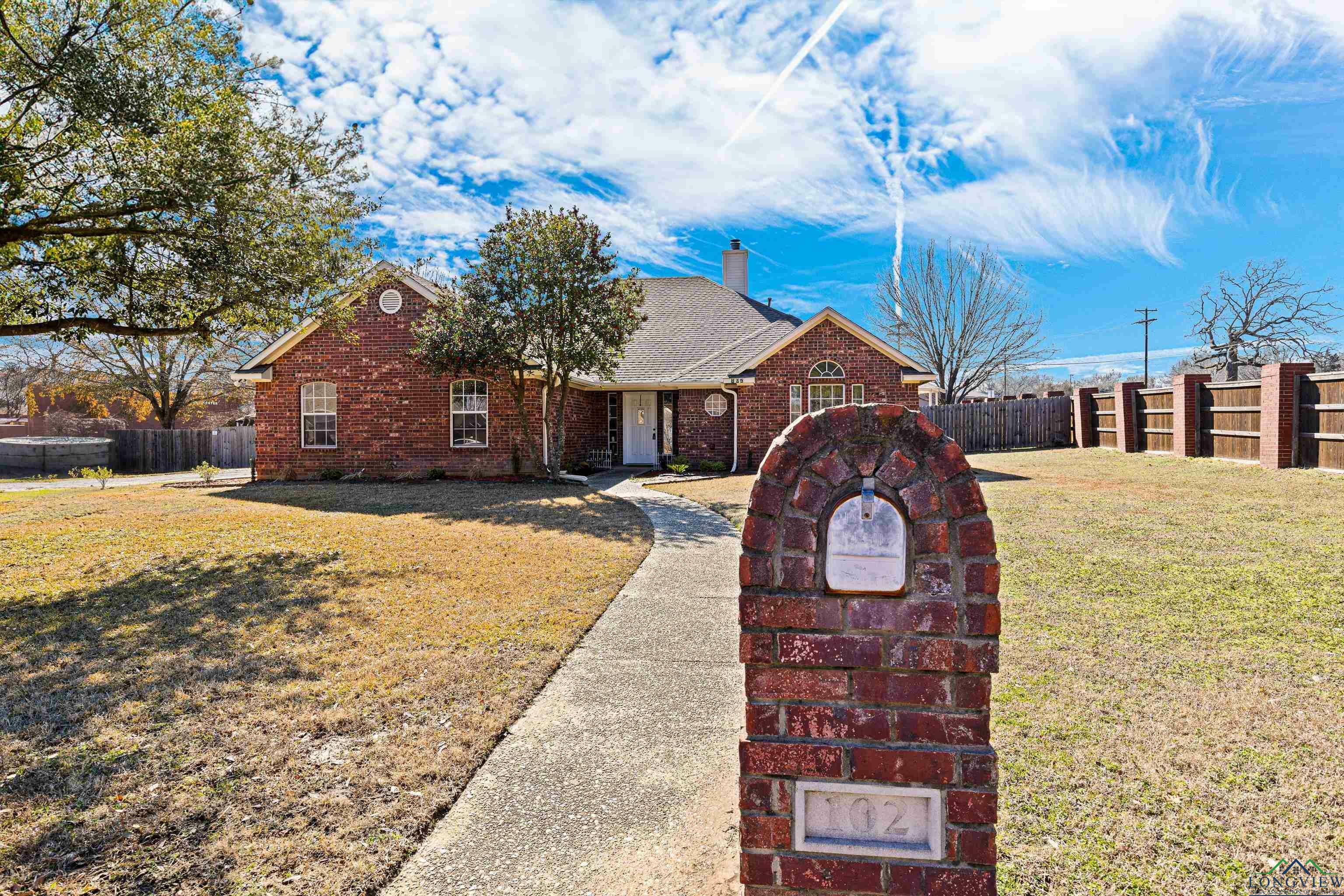 Property Photo:  102 Fairway St  TX 75758 