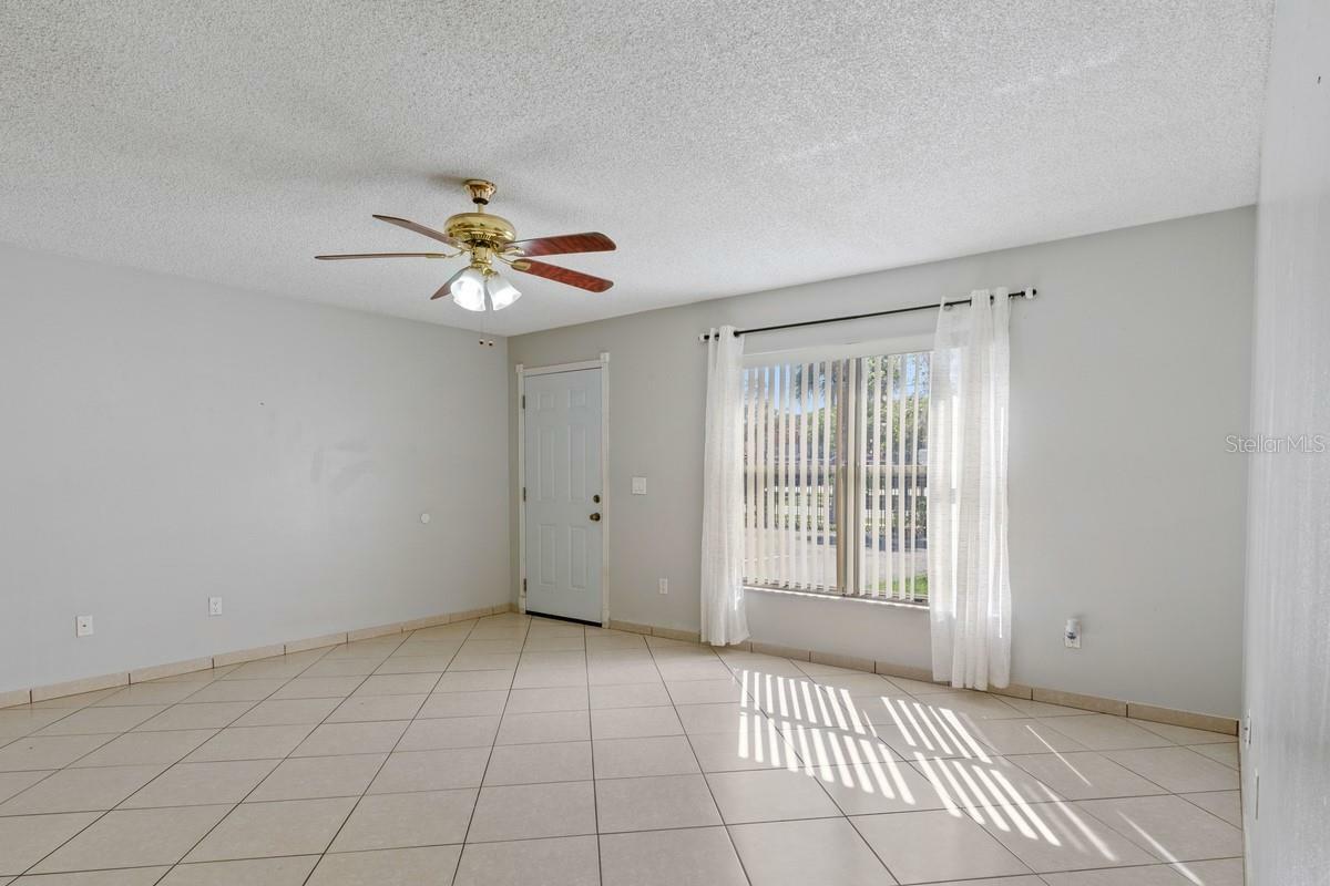 Property Photo: 33 W Country Cove Way FL 34743