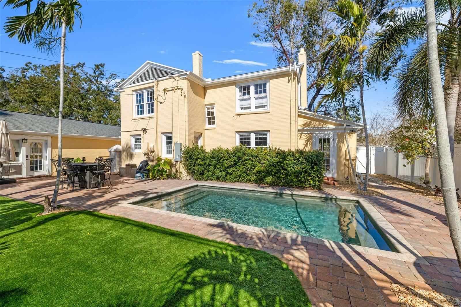 Property Photo: 740 13th Avenue N FL 33701