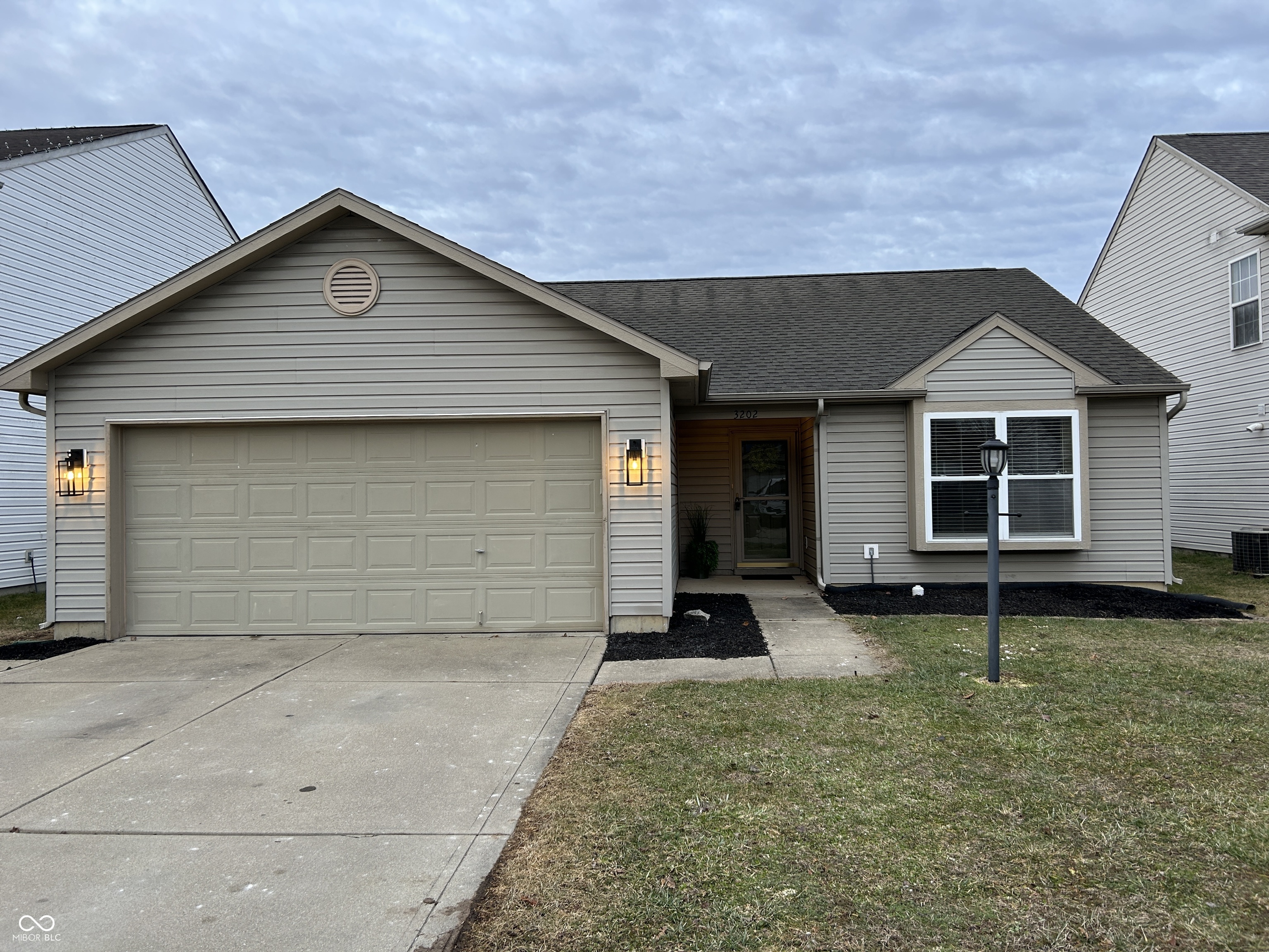 Property Photo:  3202 Rolling Knoll Lane  IN 47201 