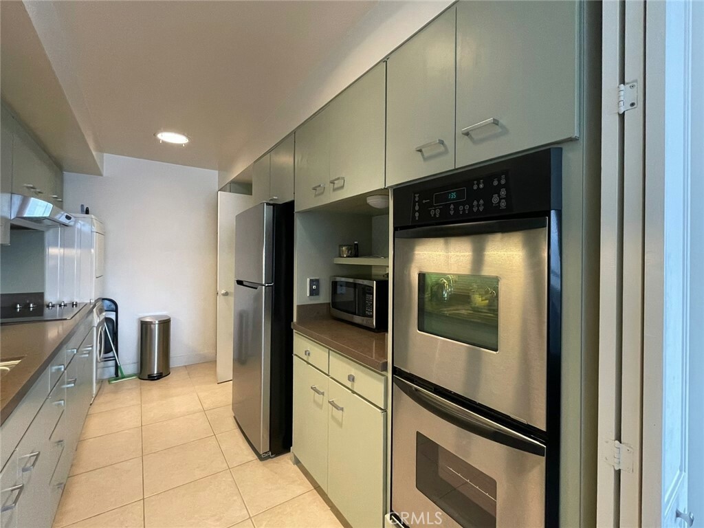 Property Photo:  2220 Avenue Of The Stars 1504  CA 90067 