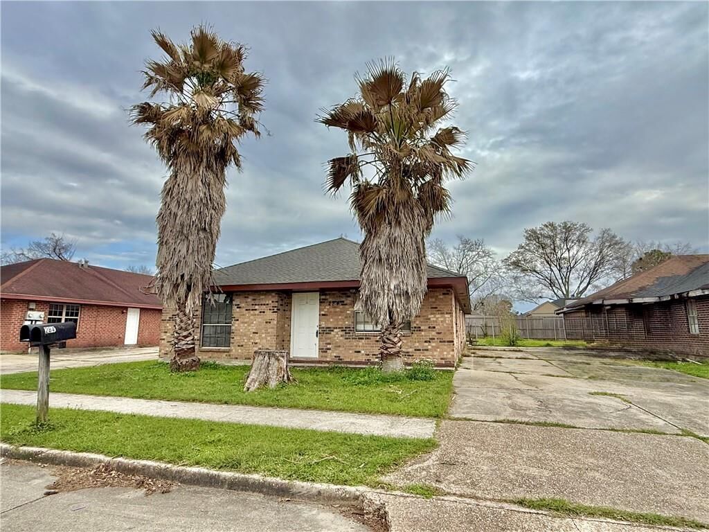 Property Photo: 284 Meadows Drive LA 70047