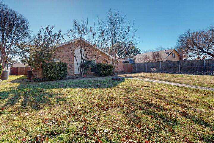 Property Photo:  626 Kingston Place  TX 75043 