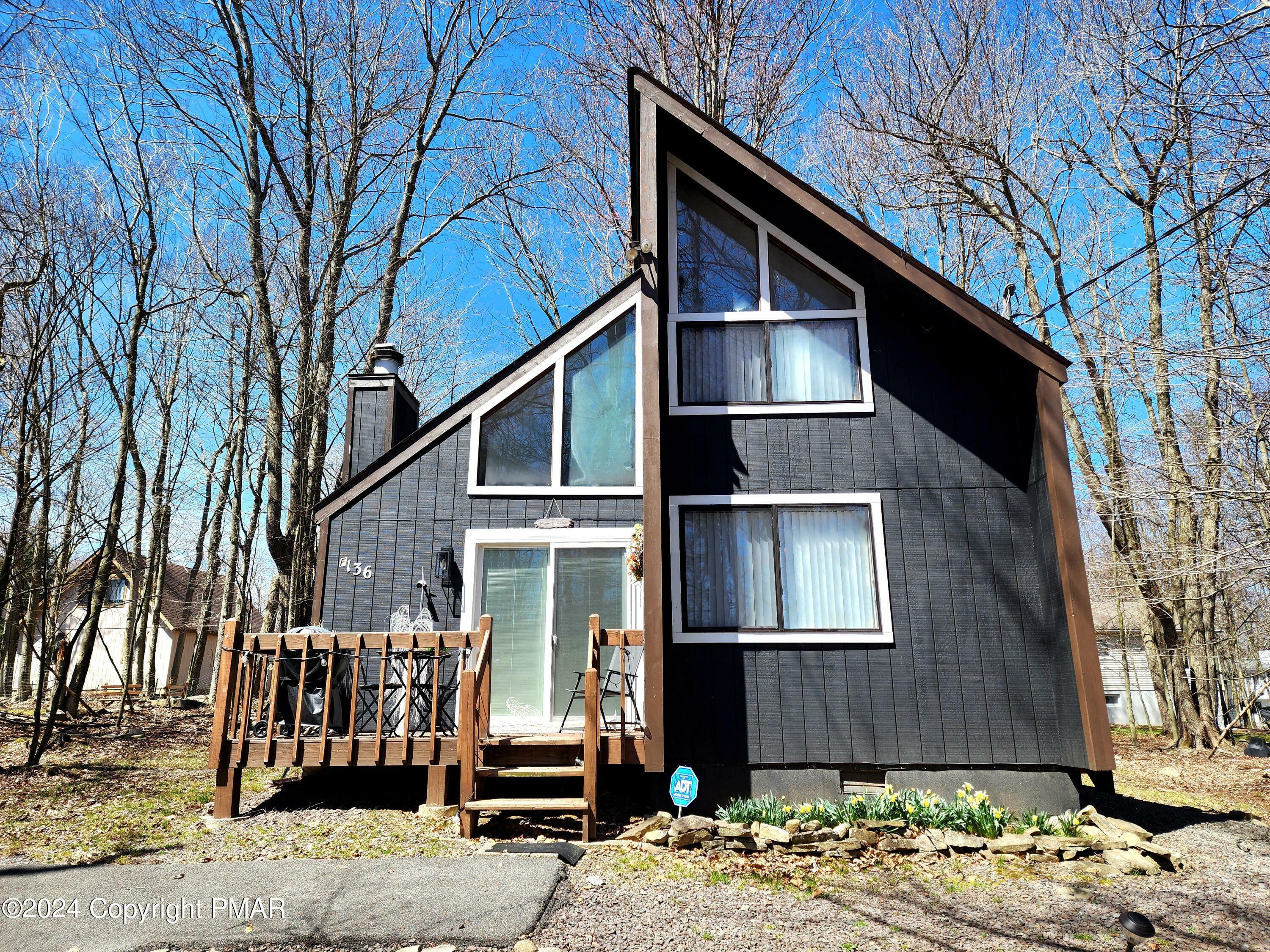 Property Photo:  488 Country Place Drive  PA 18466 