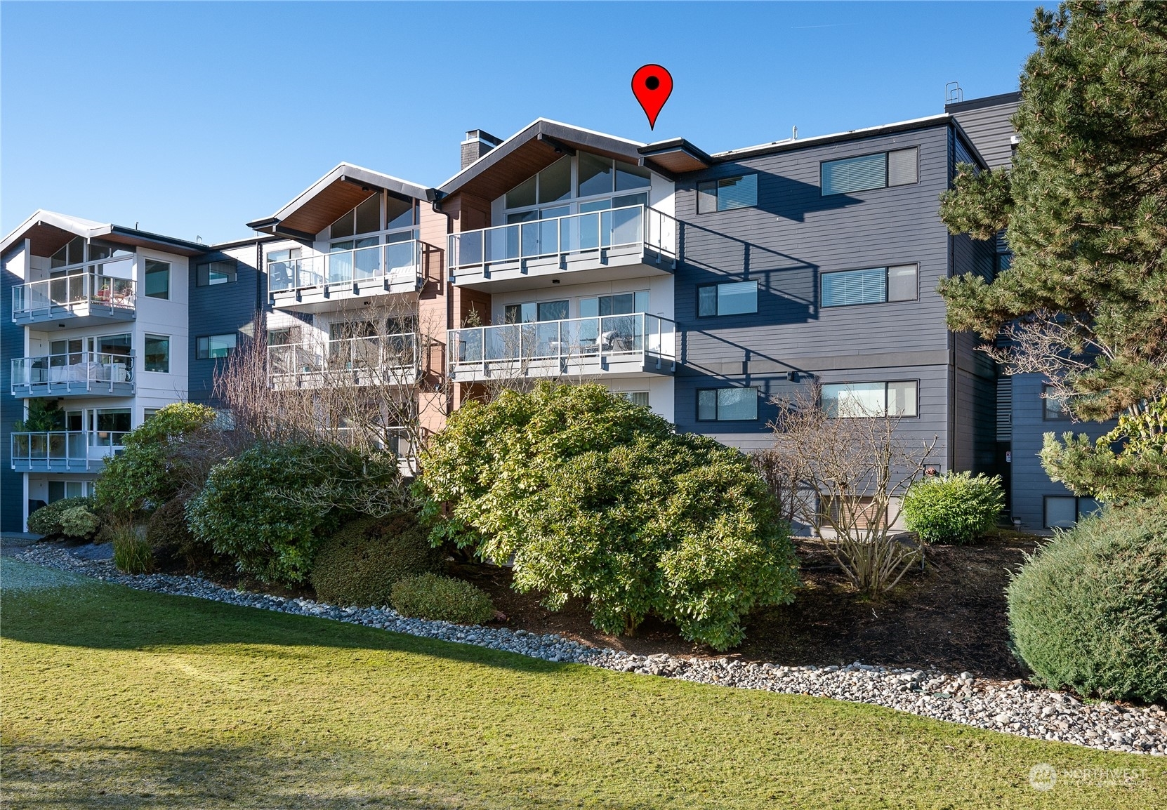 Property Photo:  2502  Canterbury Lane E 406  WA 98112 