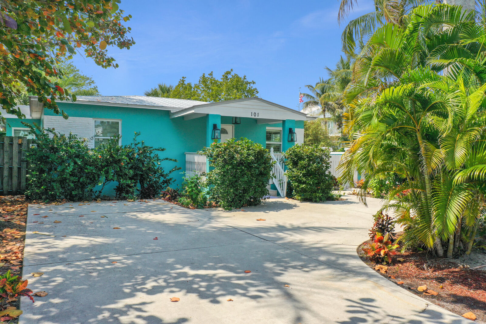 Property Photo: 101 Eldorado Street FL 34949