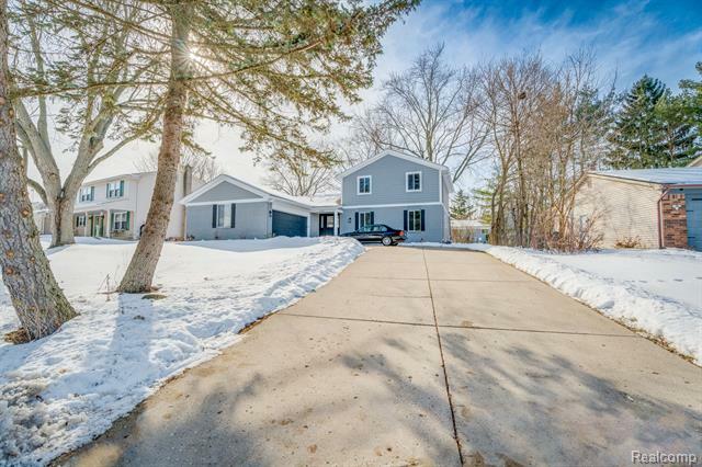 Property Photo:  2665 Armstrong Dr.  MI 48360 