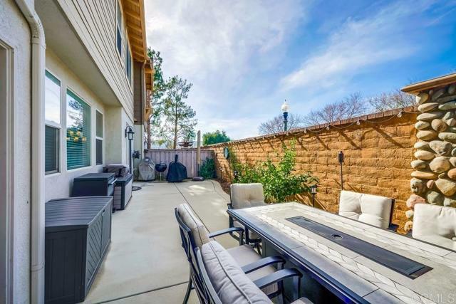 Property Photo:  41737 Ridgewalk Street 4  CA 92562 