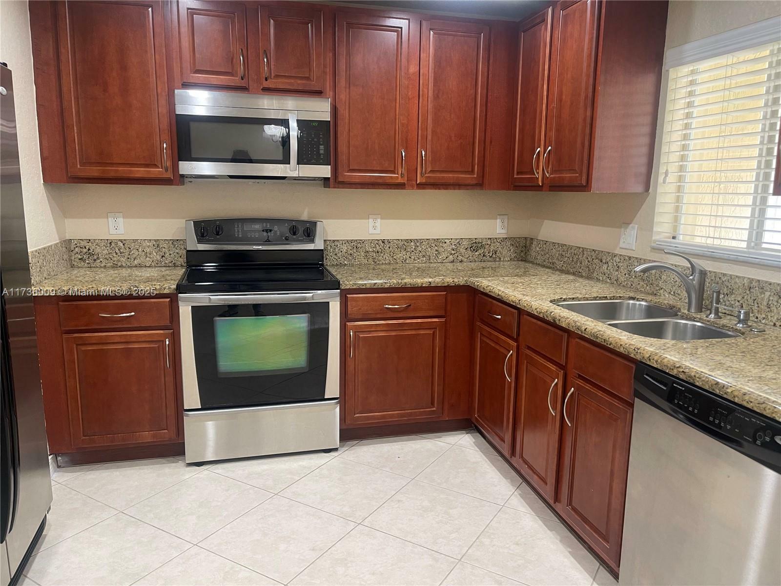 Property Photo:  5960 London Ln  FL 33321 