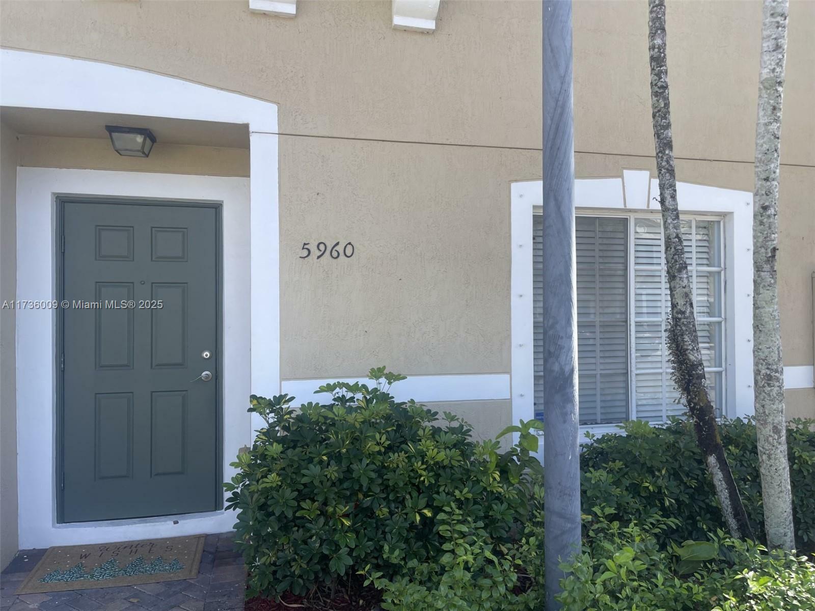 Property Photo:  5960 London Ln  FL 33321 