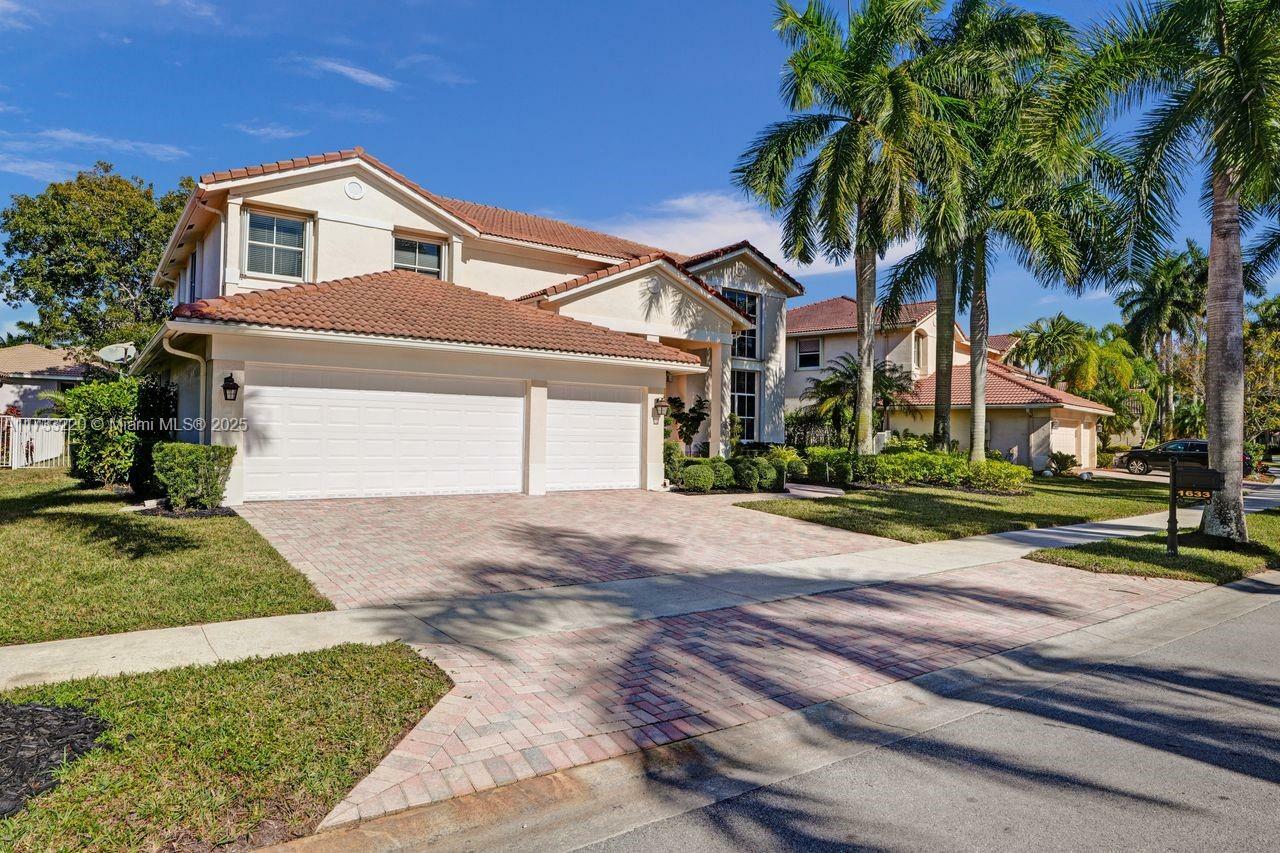 Property Photo:  1633 Victoria Pointe Ln  FL 33327 