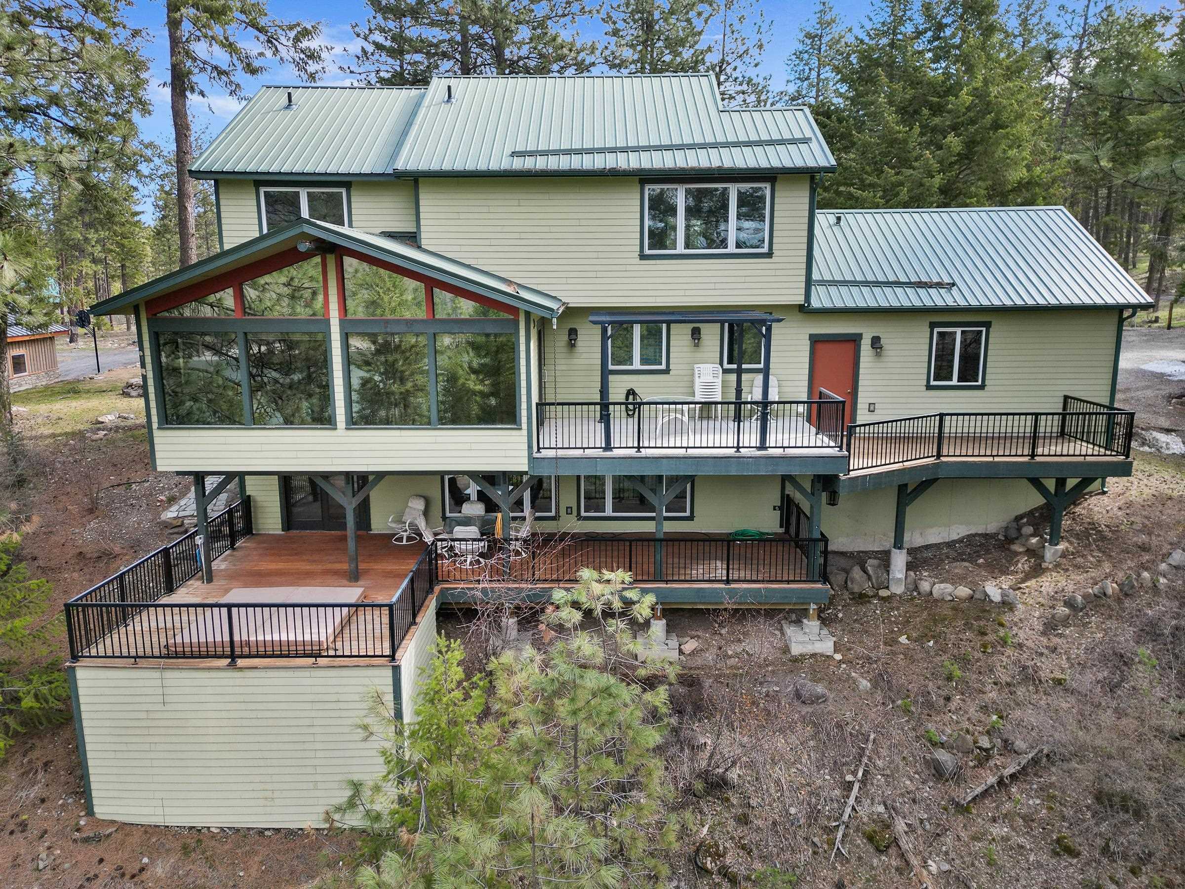 Property Photo:  21101 N Byrne Ln  WA 99026 