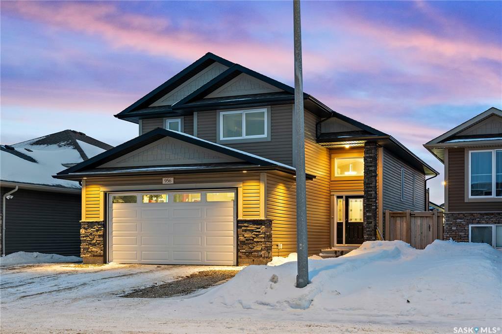 Property Photo:  956 Reimer Road  SK S0K 0A2 