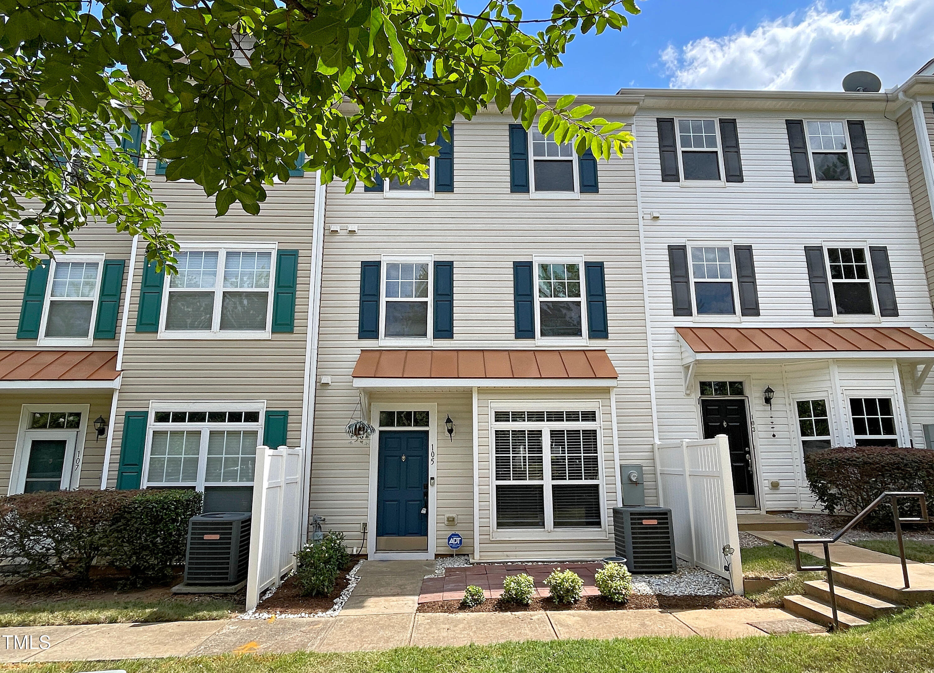 Property Photo: 2221 Valley Edge Drive 105 NC 27614