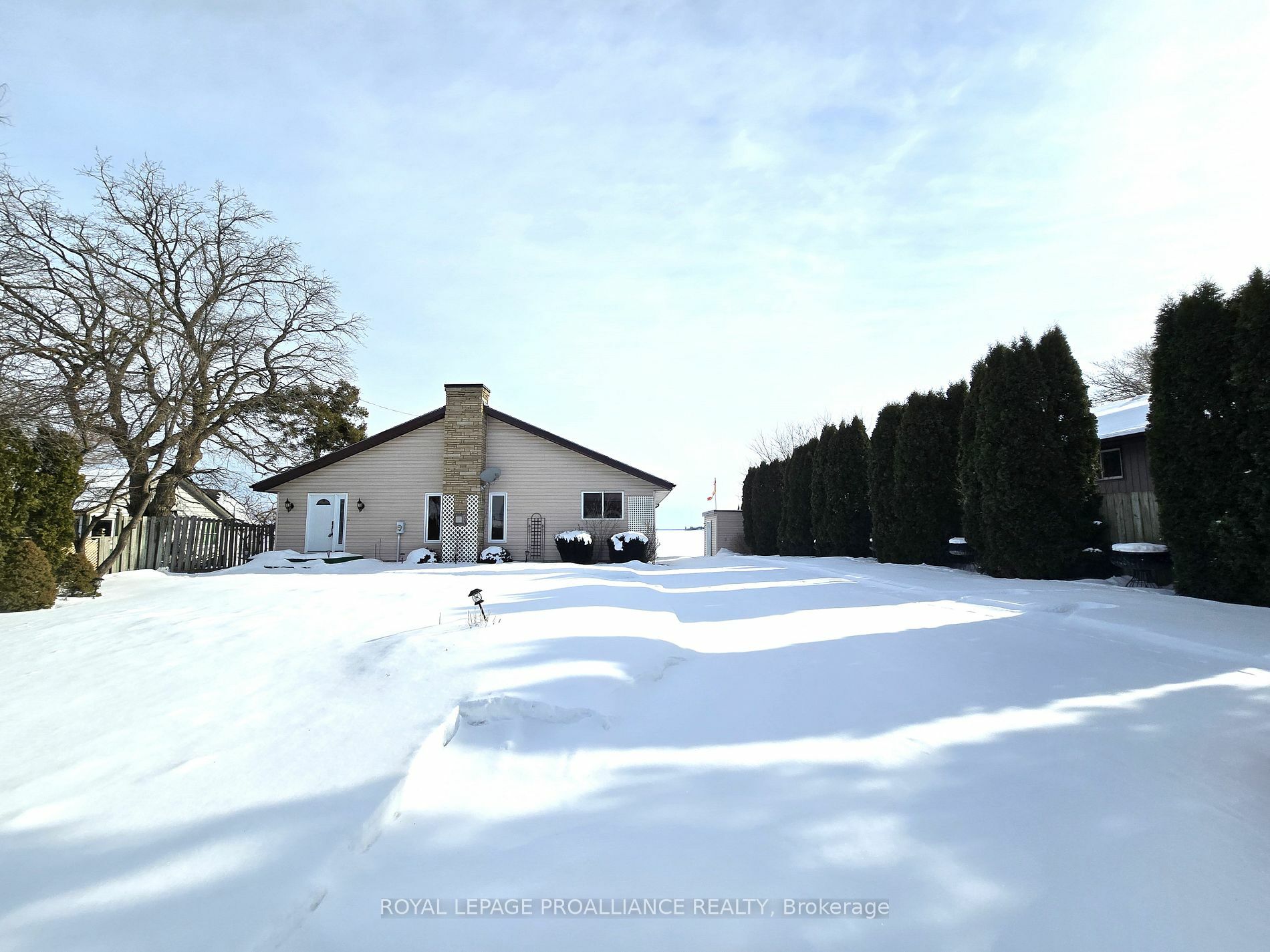 Photo de la propriété:  32 Peats Point Lane  ON K8N 4Z7 