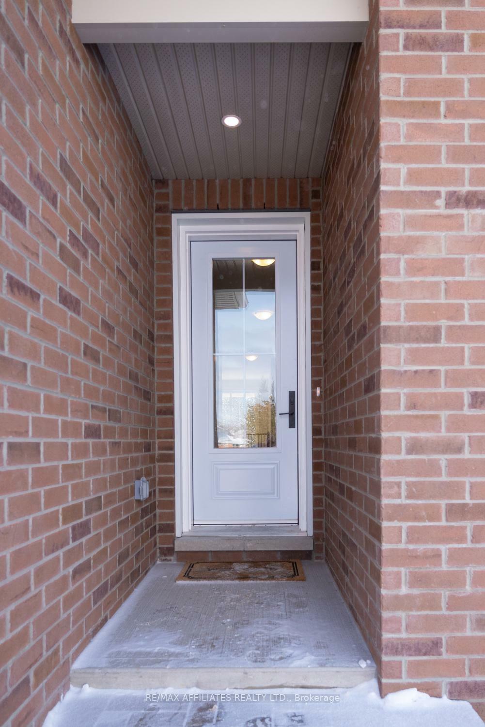 Property Photo: 105 Rabb Street ON K7A 0L6