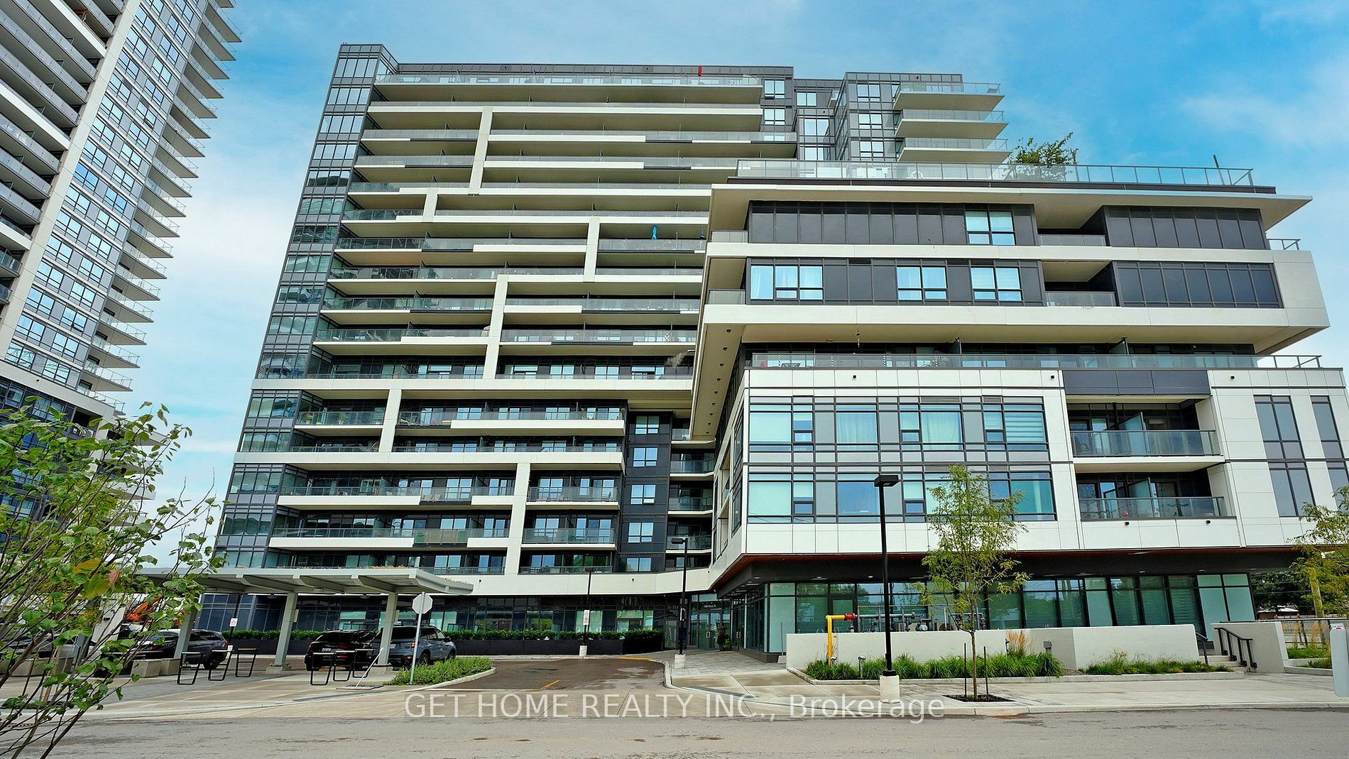 Property Photo:  1480 Bayly St 1601  ON L1W 0C2 