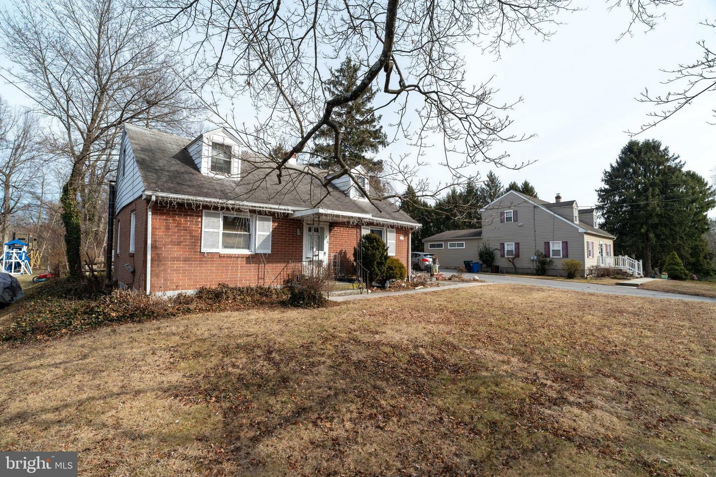 Property Photo:  519 Ridge Avenue  PA 19063 