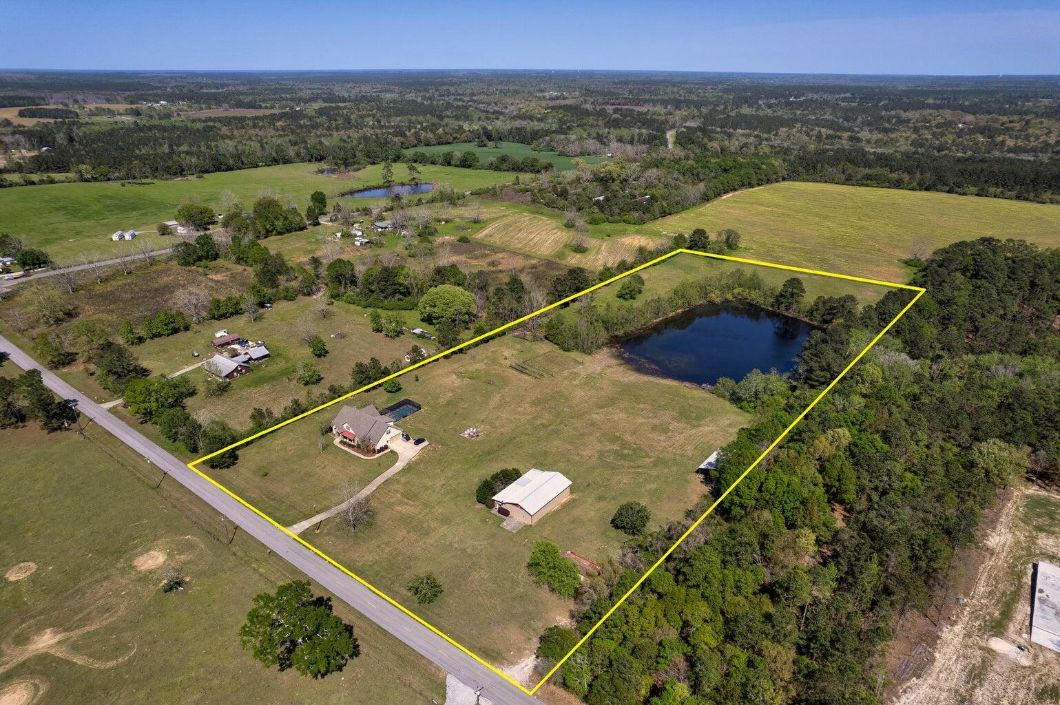 Property Photo:  8101 Ludlam Road  FL 32567 