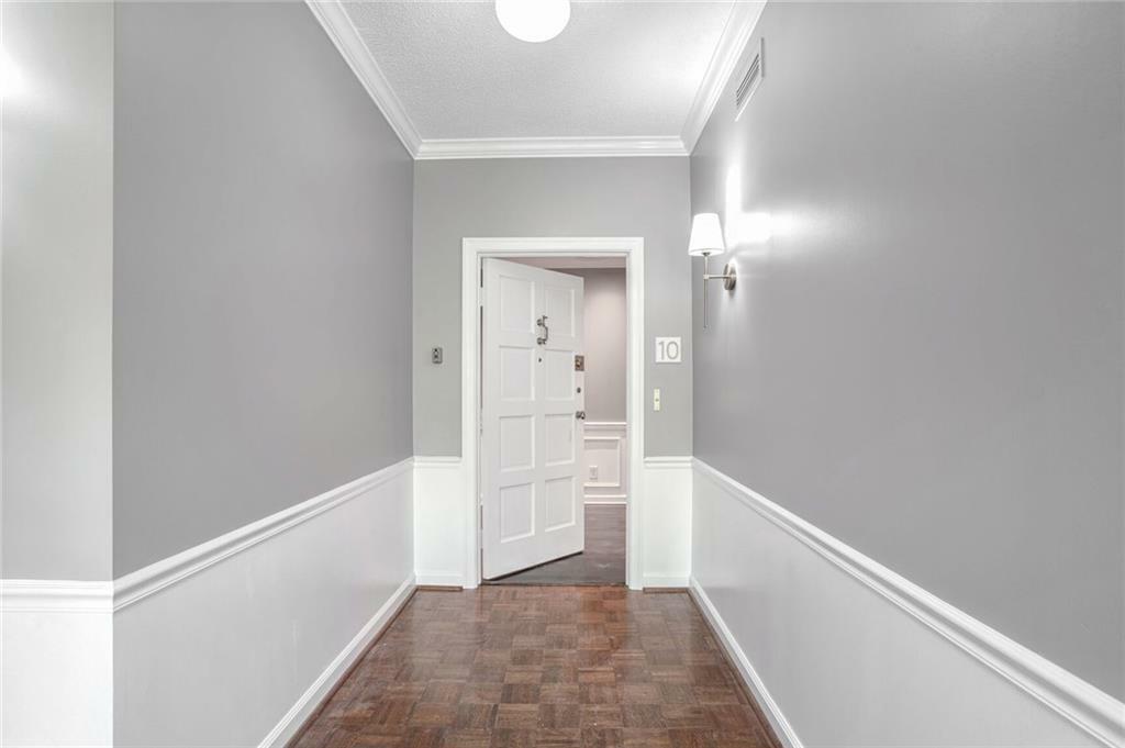 Property Photo:  2769 Peachtree Road NE 10  GA 30305 