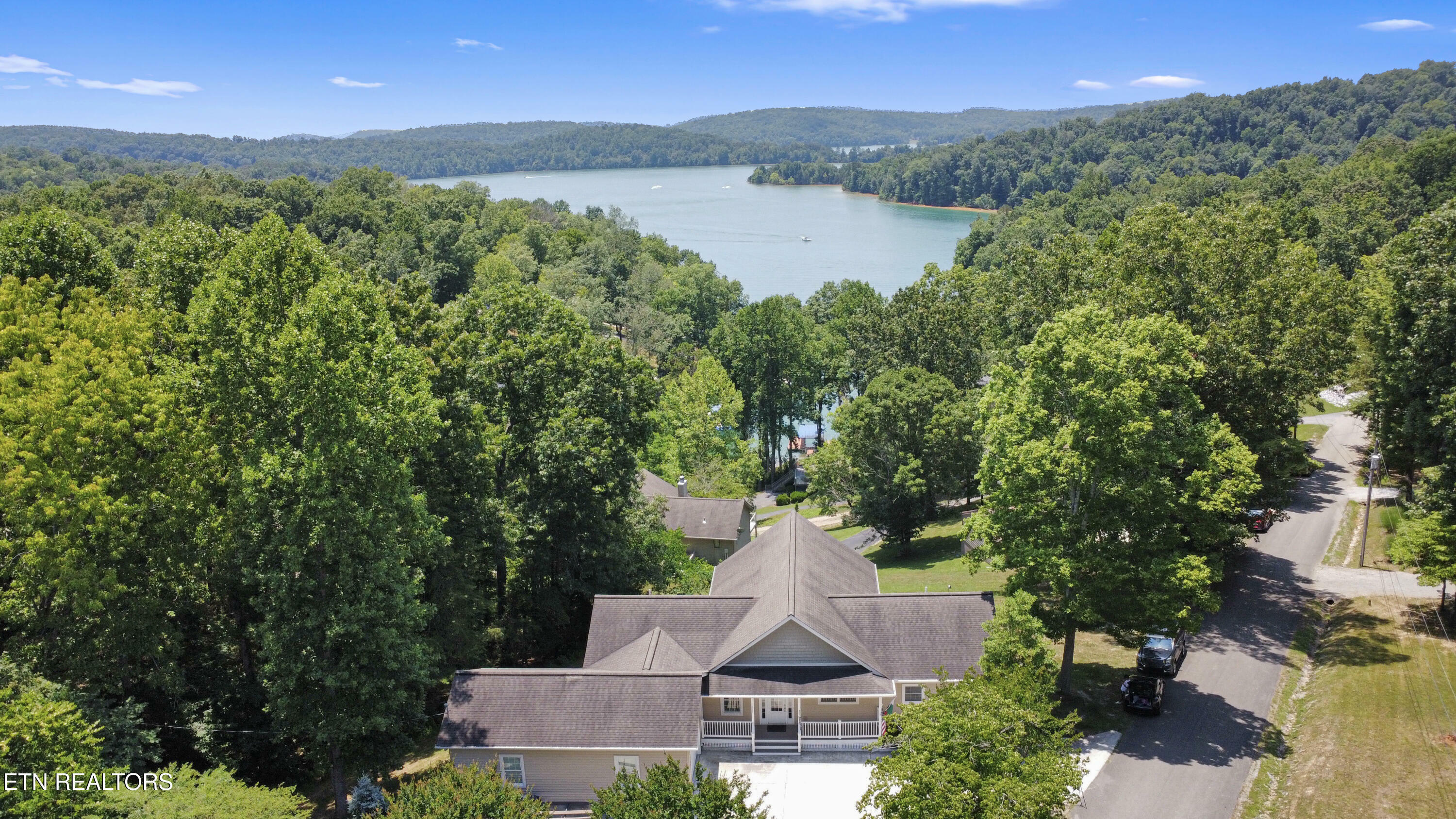 111 Deer Run Point  Lafollette TN 37766 photo