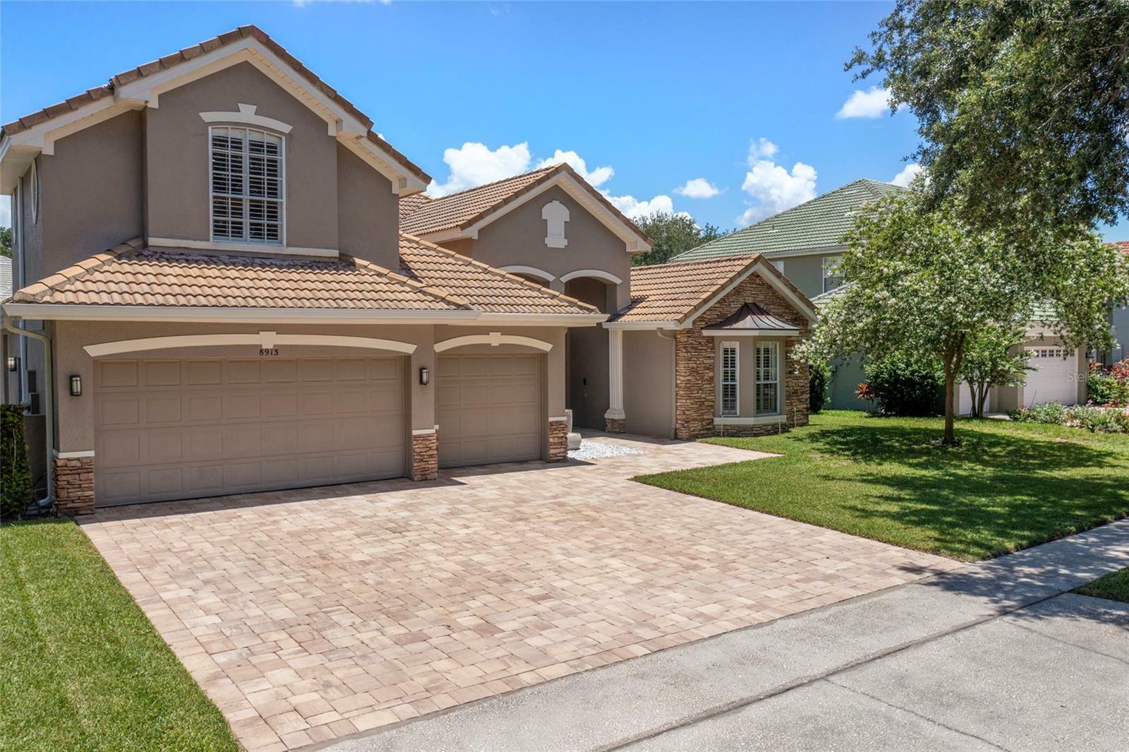 Property Photo:  8913 Heritage Bay Circle  FL 32836 