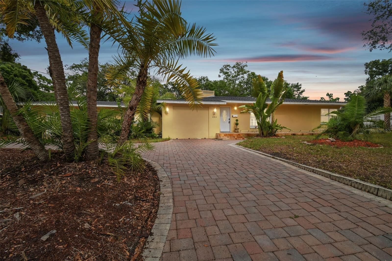 Property Photo:  3915 N Ridge Avenue  FL 33603 