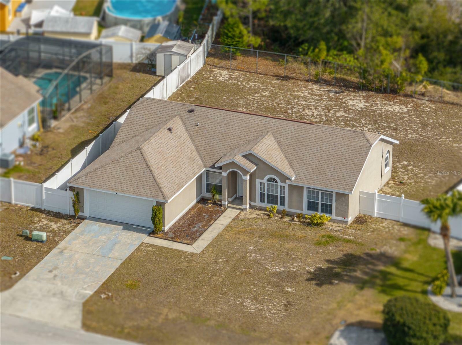 Property Photo:  140 Bentley Oaks Boulevard  FL 33896 