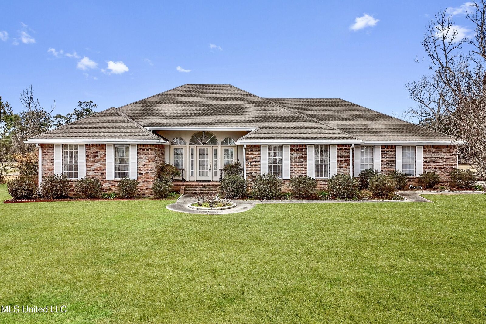 Property Photo:  227 Fernwood Drive  MS 39571 
