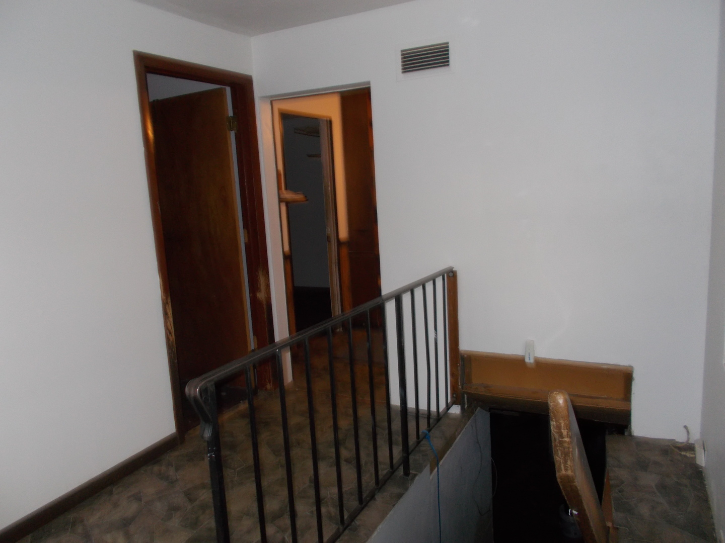 Property Photo:  1225 Landon Avenue  IL 60096 