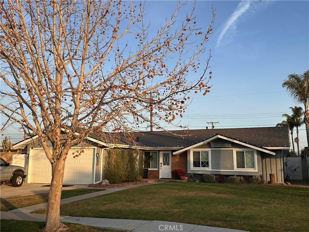 Property Photo: 872 Senate Street CA 92627