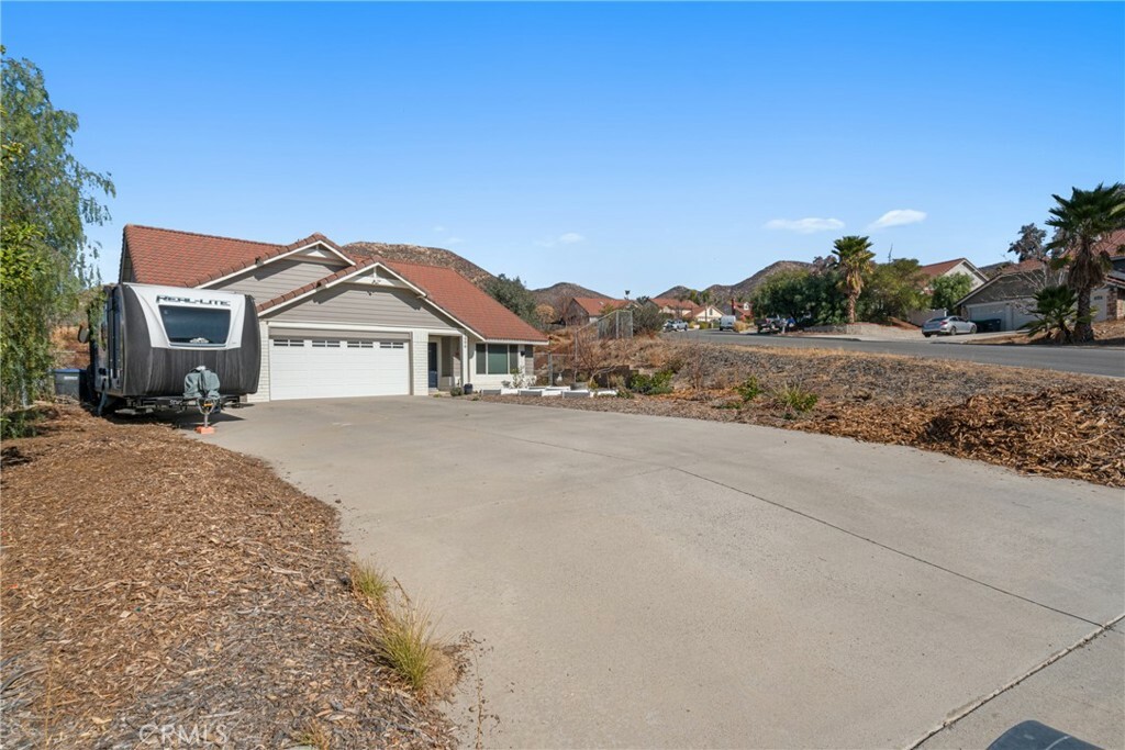 Property Photo:  21996 Victorian Lane  CA 92595 