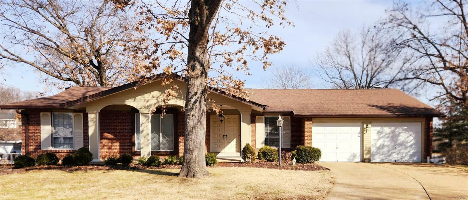 Property Photo:  9320 Manoroak Drive  MO 63126 