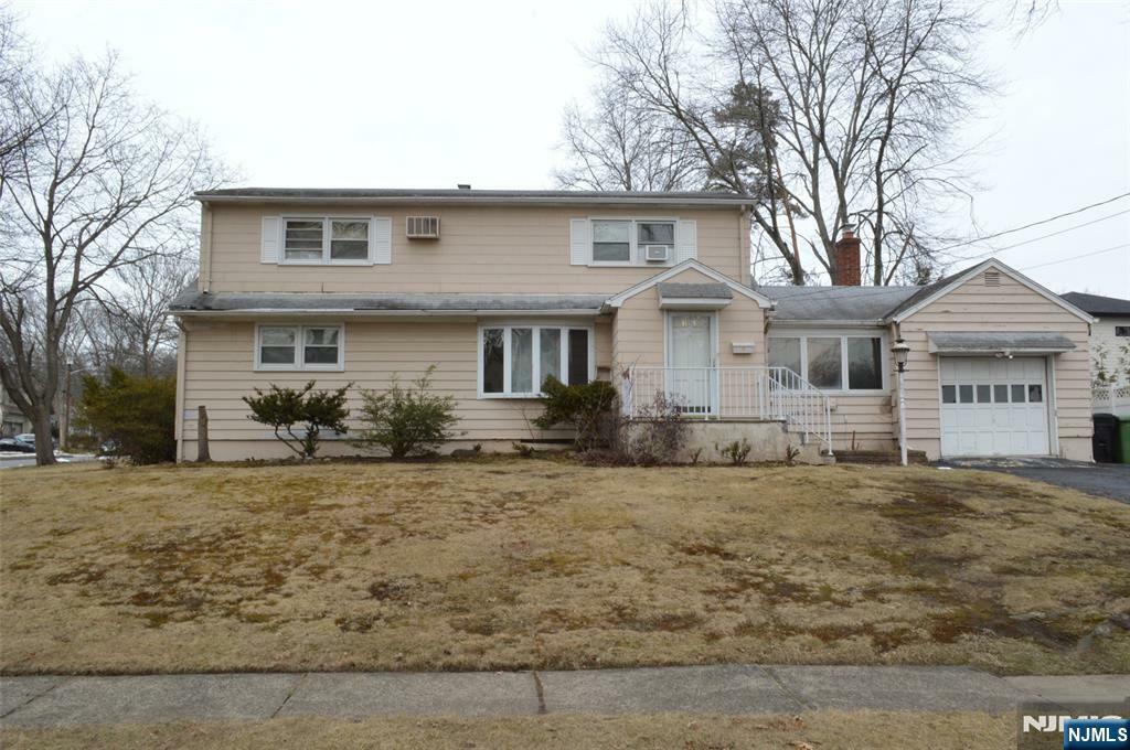 Property Photo:  81 Alden Road  NJ 07652 