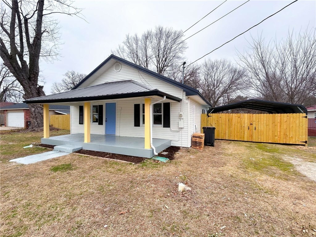 Property Photo:  314 Ewalt Avenue  AR 72764 