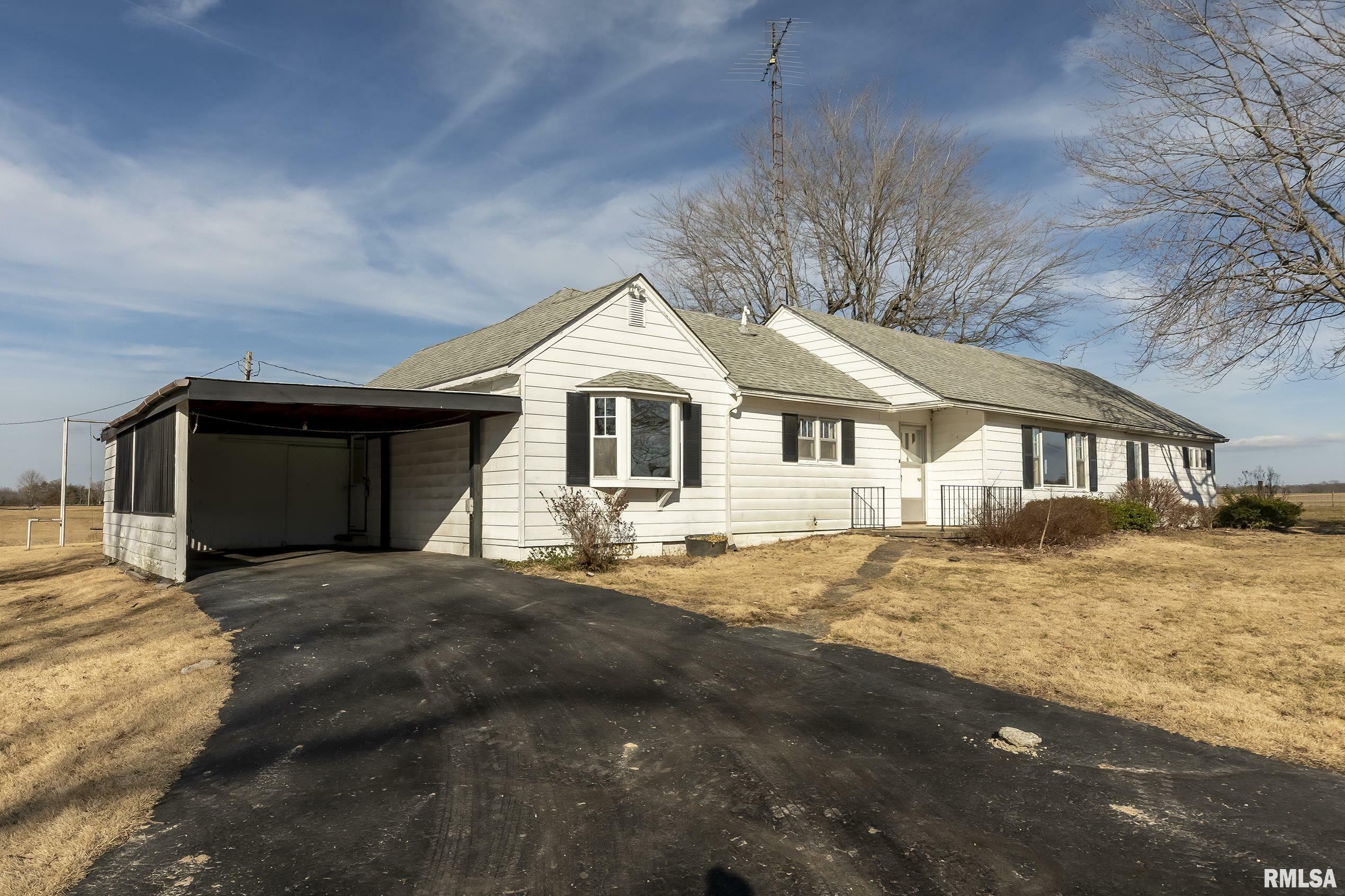 Property Photo:  9796 N Garfield Street Lane  IL 62864 