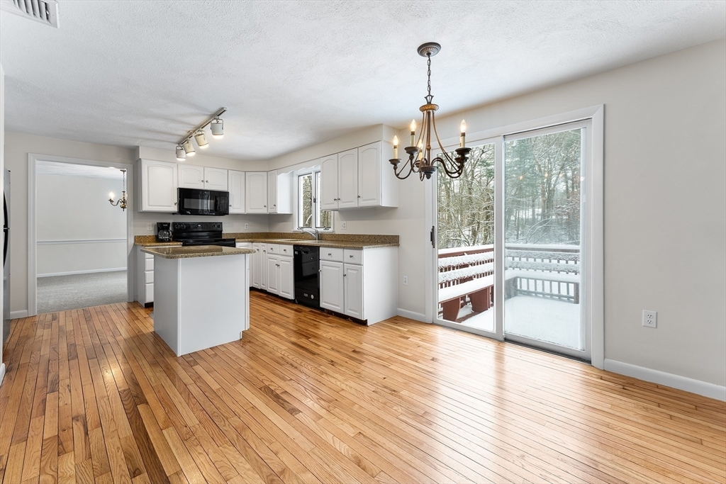 Property Photo:  6 Yardley Rd  MA 01810 