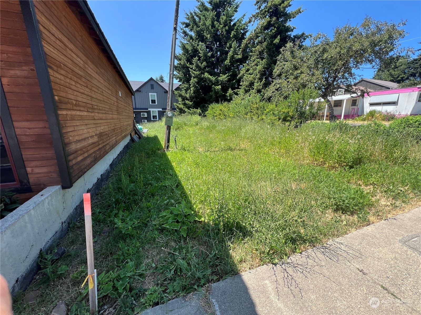 Property Photo:  204 N 1st Street  WA 98941 