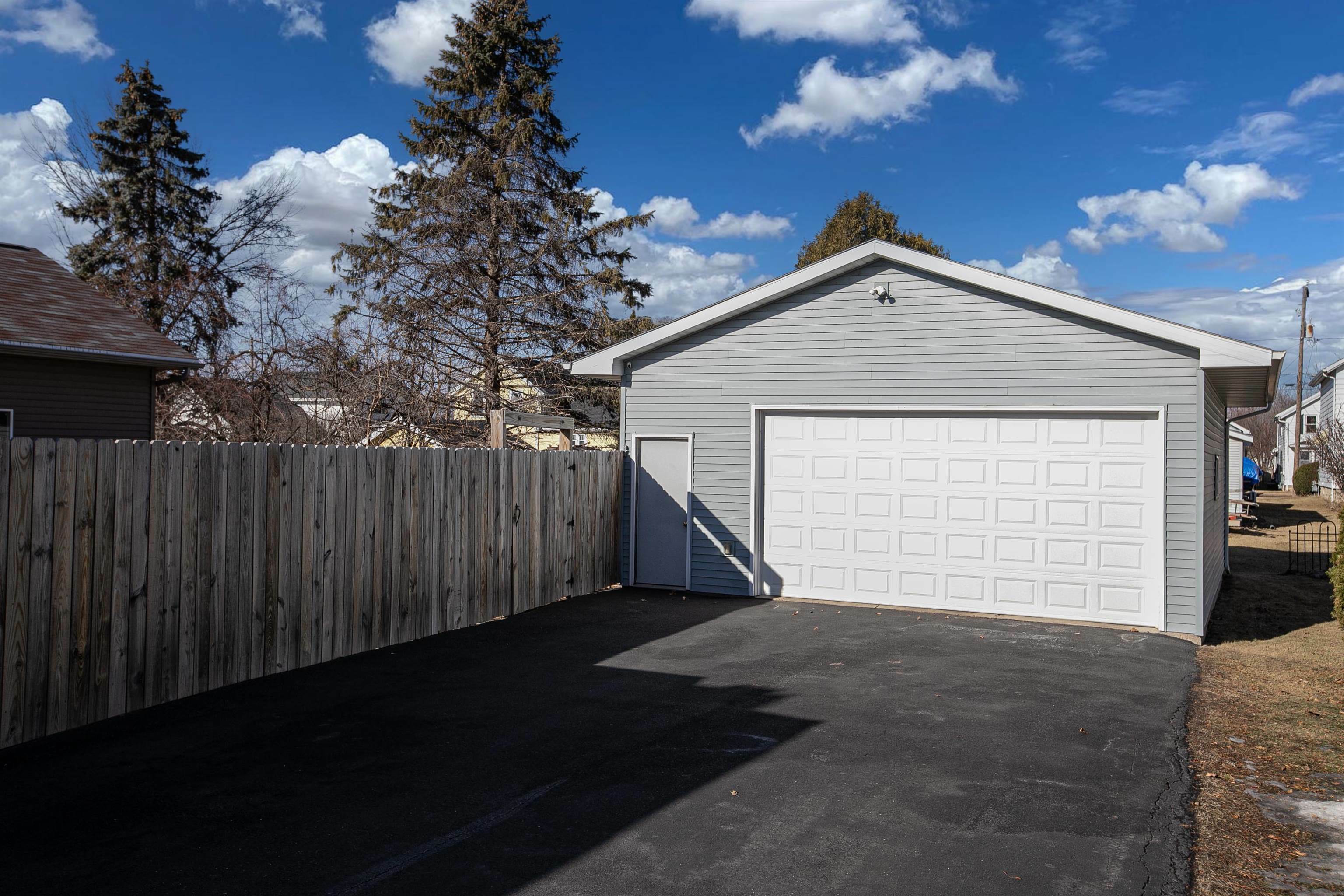 Property Photo:  432 W 11th Avenue  WI 54902 