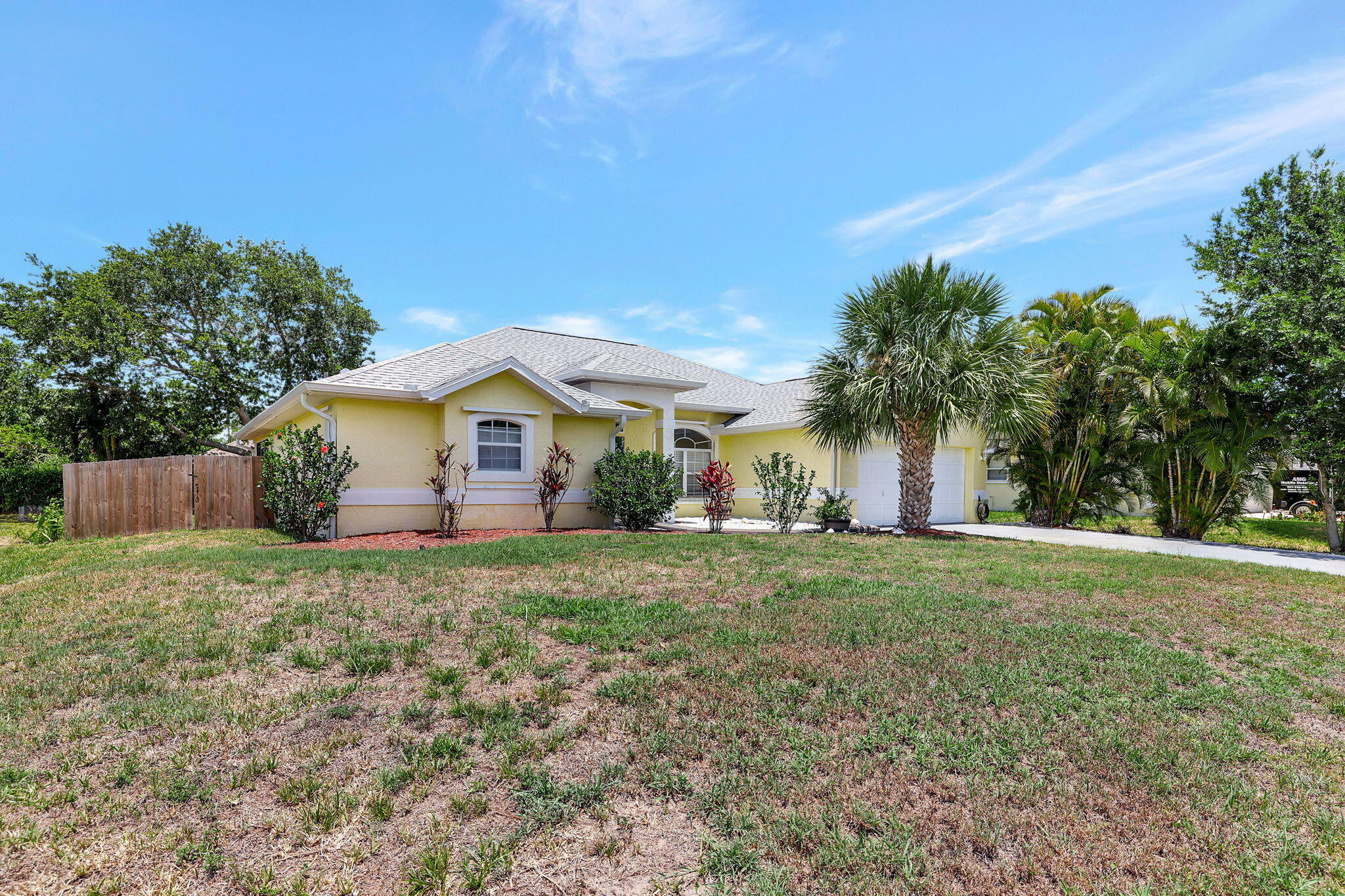 Property Photo:  1843 SW Dalmatian Avenue SW  FL 34953 