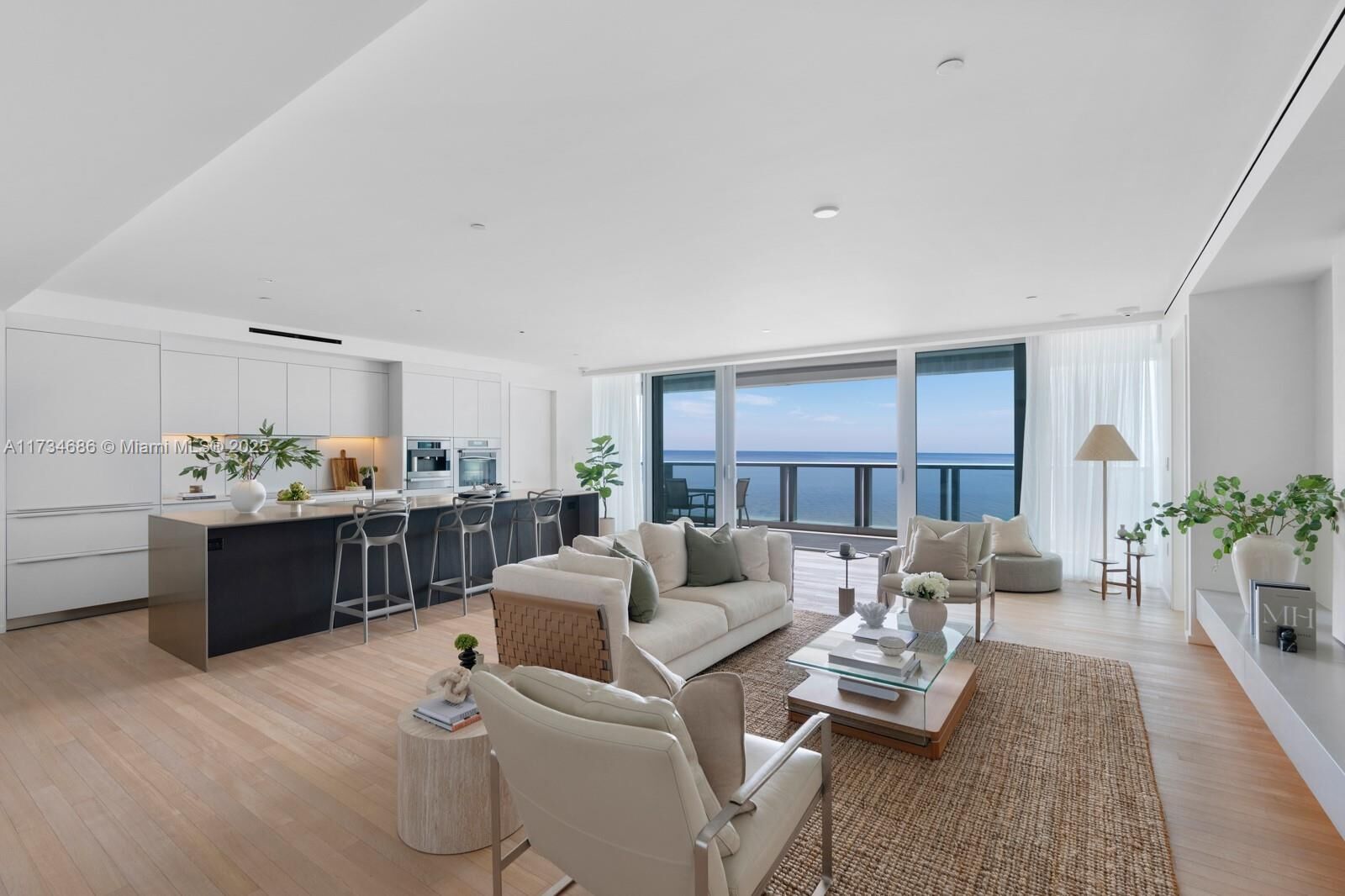 Property Photo: 2901 Collins Ave 1001 FL 33140