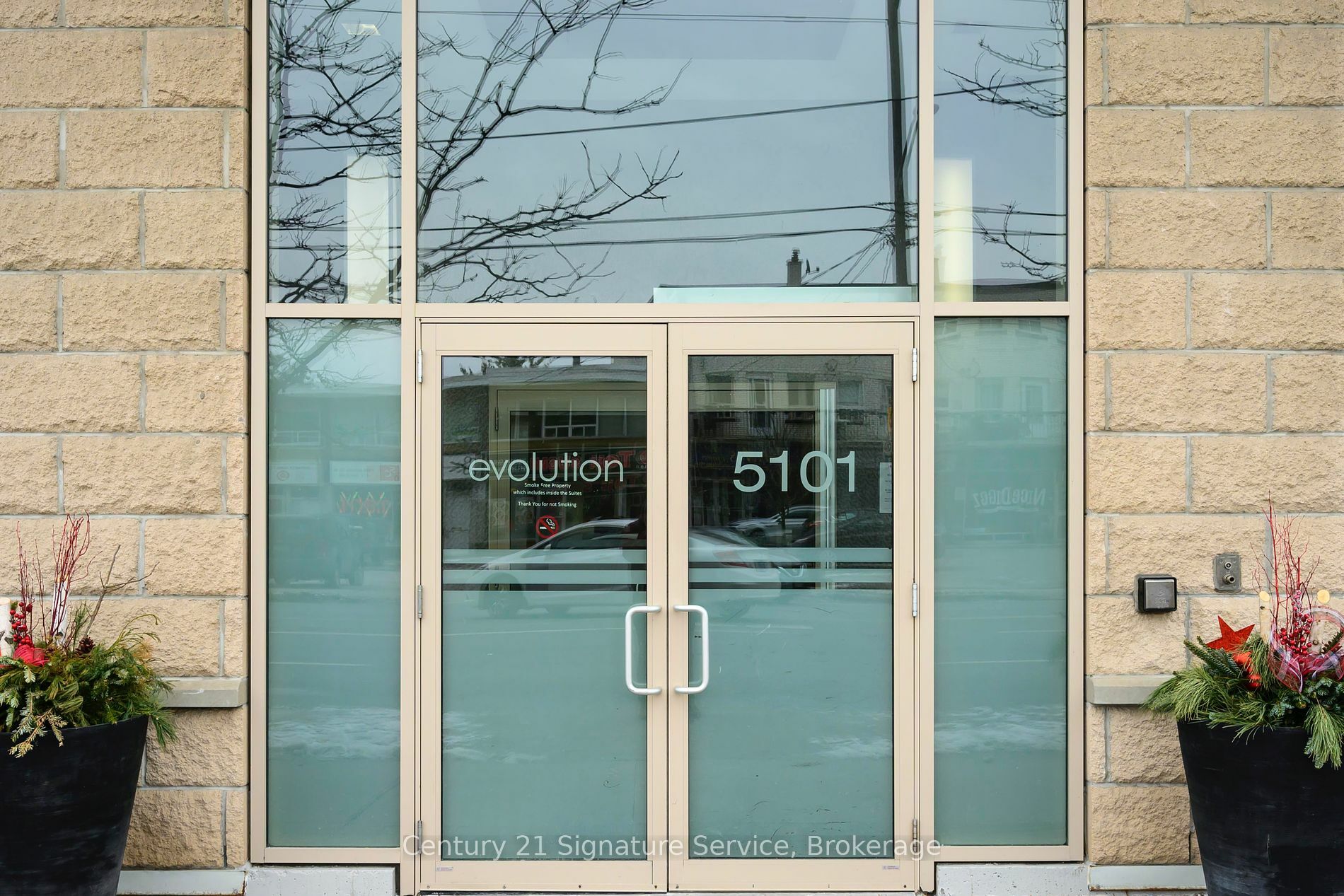 Property Photo:  5101 Dundas St W 301  ON M9A 5G8 