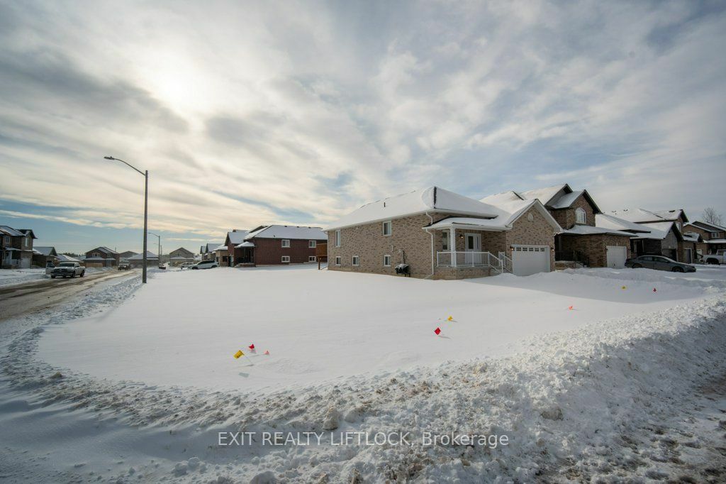 Property Photo:  46 Keeler Crt  ON K0L 2V0 