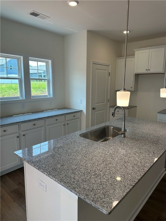 Property Photo: 203 Brown Circle SC 29642