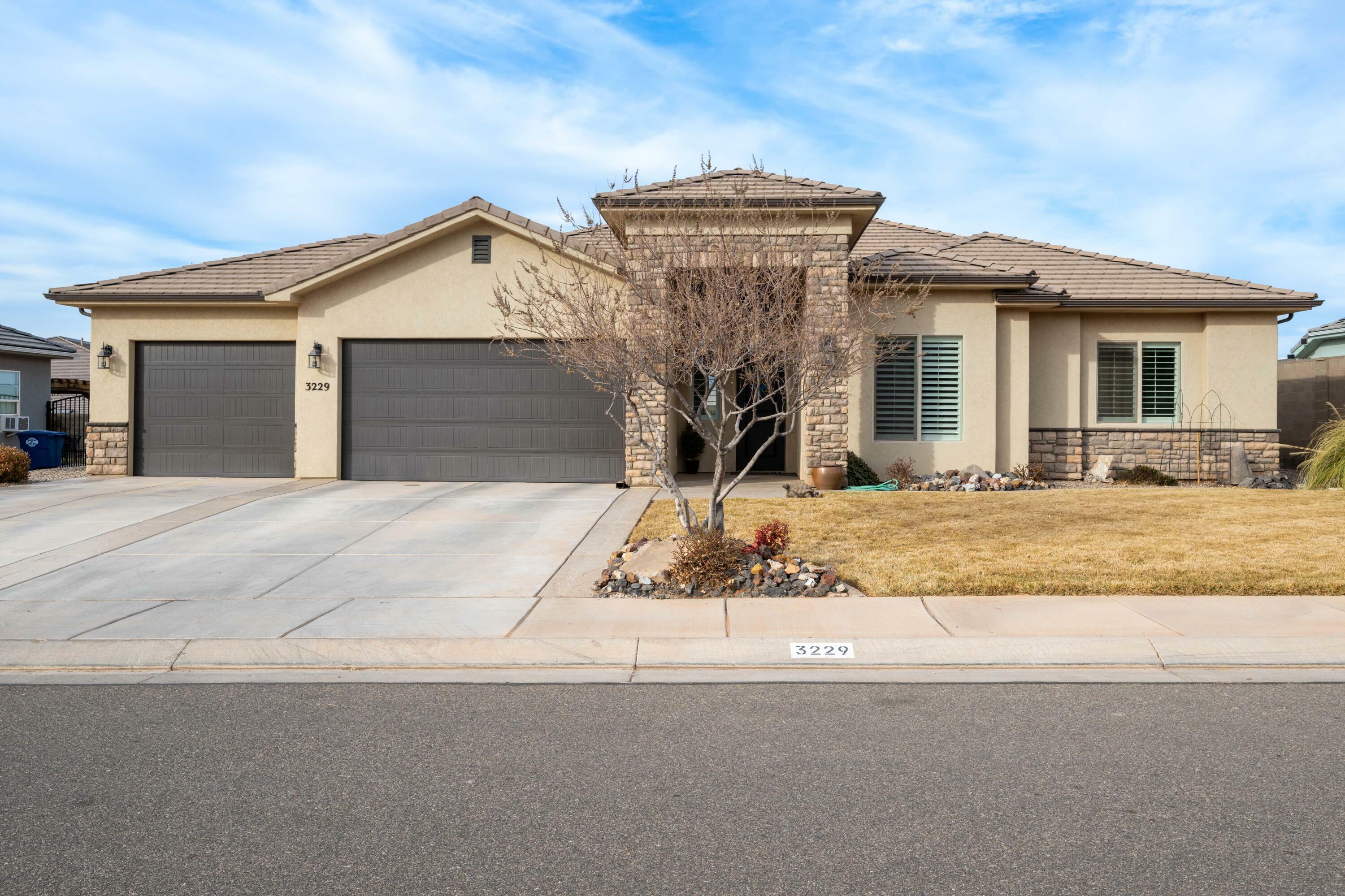 3229 E Holly Dr  St George UT 84790 photo