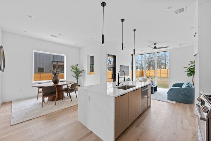 1409 Valleyridge Drive B  Austin TX 78704 photo
