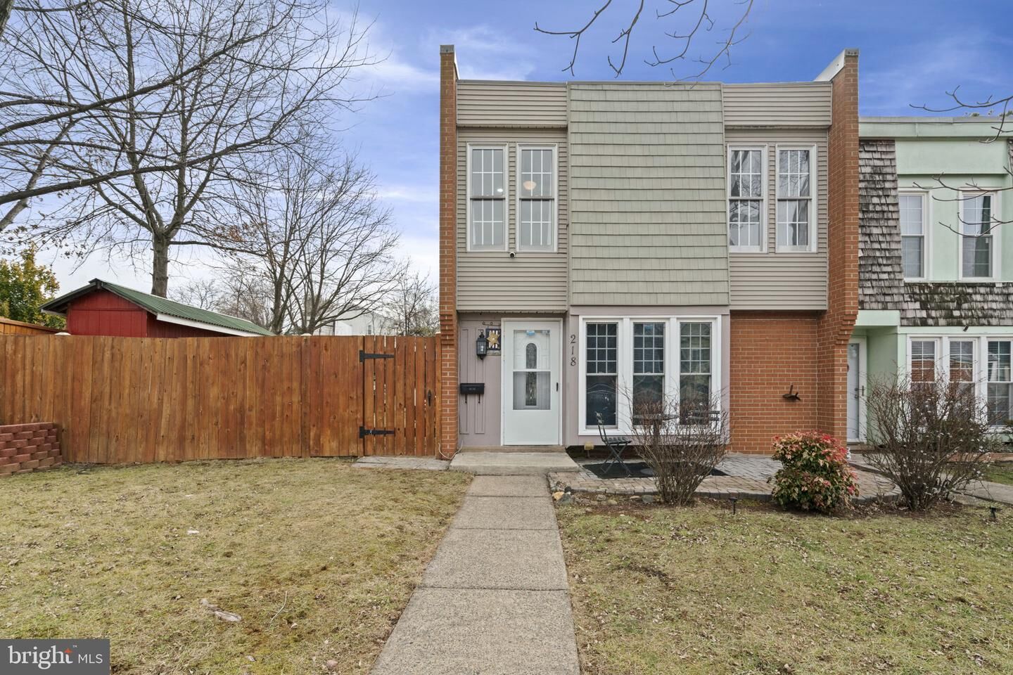 Property Photo:  218 Roanoke Drive SE  VA 20175 