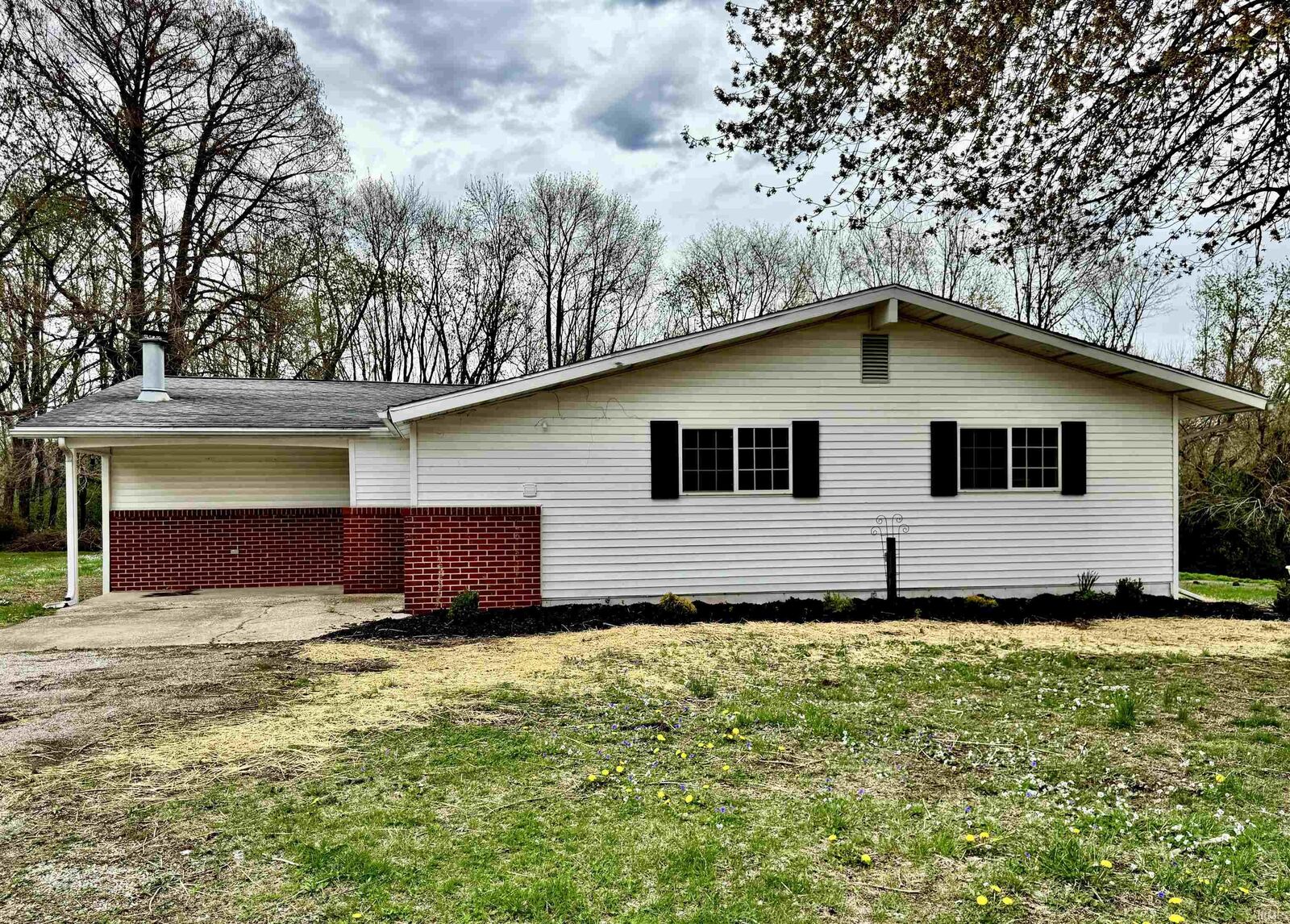 Property Photo: 2108 E SR 64 IN 47670